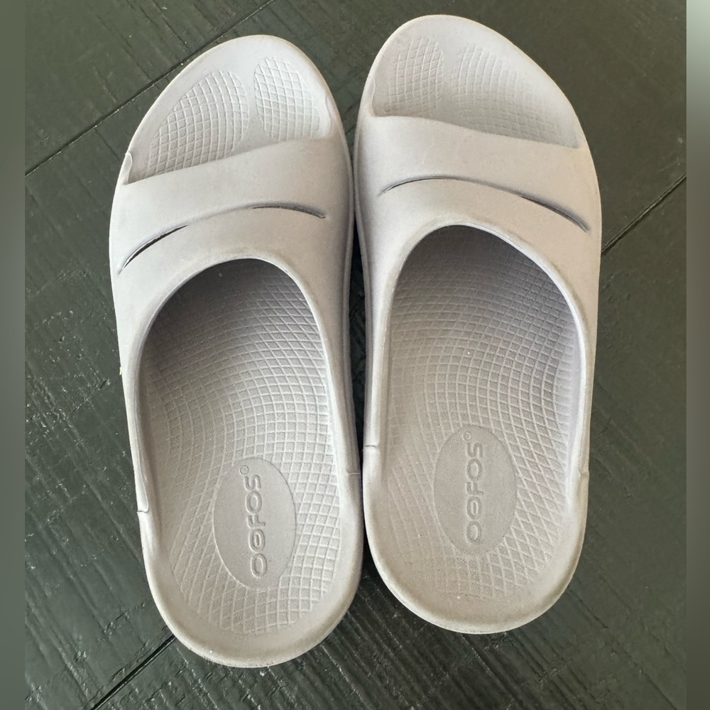 OOFOS Women's Lavender Gray Slide Sandals